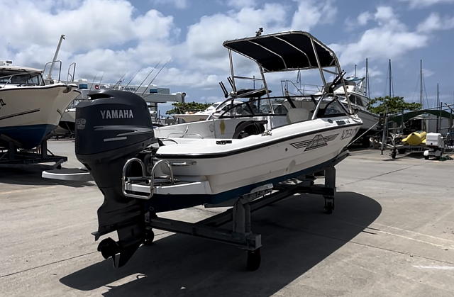 トーイングボートの写真